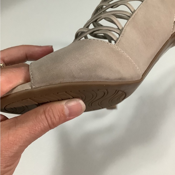 Luca Ferri peep toe sling back heeled sandals - Picture 9 of 10